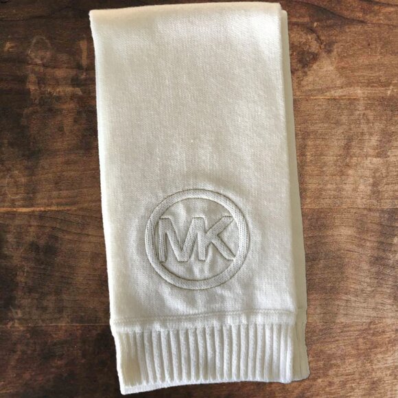 Michael Kors Women’s Rib Scarf Off White Large Logo - Picture 8 of 8